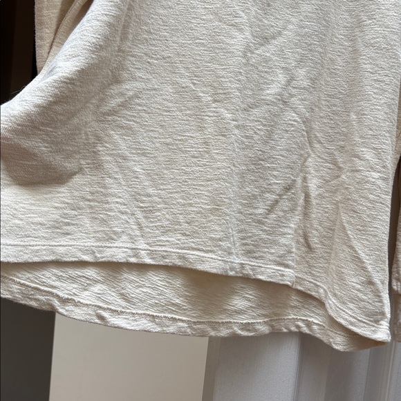 Wonderly by Belk
Ruffle Swing T-Shirt oversized Small NWT - Picture 6 of 8